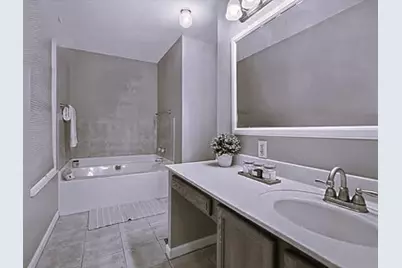 401 Lexington Dr, Hempfield Township, PA 15601 - Photo 6
