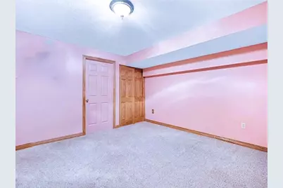 401 Lexington Dr, Hempfield Township, PA 15601 - Photo 14