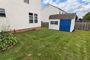 401 Lexington Dr, Hempfield Township, PA 15601 - Photo 14