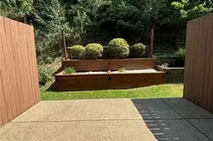 1315 Meadowbrook Dr, Canonsburg, PA 15317 - Photo 4