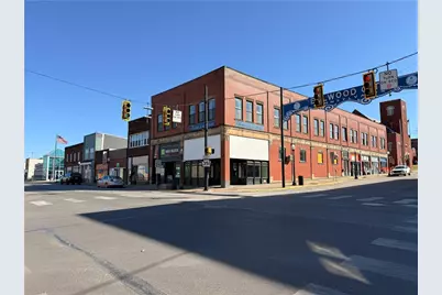 435 Lawrence Ave, Ellwood City, PA 16117 - Photo 2