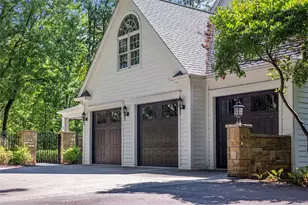 904 Champlain Pl, Adams Township, PA 15044 - Photo 4