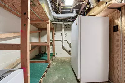 421 E Washington Blvd, Grove City Boro, PA 16127 - Photo 38