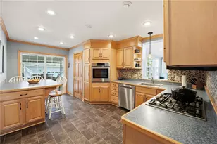 421 E Washington Blvd, Grove City Boro, PA 16127 - Photo 10