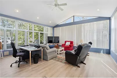 421 E Washington Blvd, Grove City Boro, PA 16127 - Photo 16