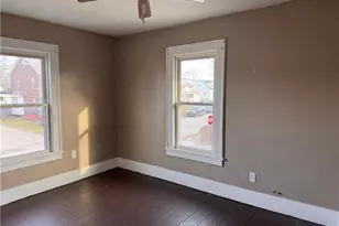 400 Emerson Ave, Farrell, PA 16121 - Photo 10