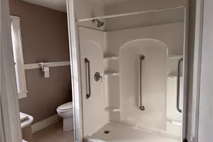 400 Emerson Ave, Farrell, PA 16121 - Photo 14