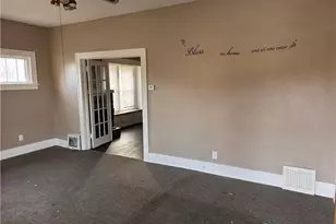 400 Emerson Ave, Farrell, PA 16121 - Photo 2