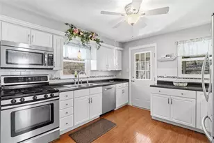 6 Suffolk Dr, Robinson Twp, PA 15108 - Photo 10