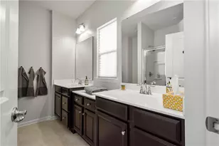 4005 Crown Dr, South Park, PA 15129 - Photo 16