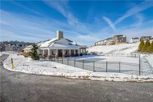 4005 Crown Dr, South Park, PA 15129 - Photo 32