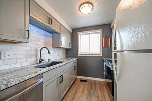 605 Bayberry Ln, North Fayette, PA 15126 - Photo 10