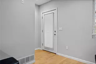 2619 Stromberg St, Pittsburgh, PA 15203 - Photo 2