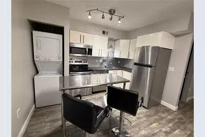 3230 Kennett Sq, Pittsburgh, PA 15213 - Photo 4