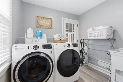 1924 Shaler Dr, Pittsburgh, PA 15116 - Photo 14