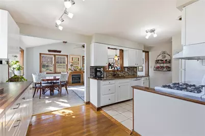 418 Diller Avenue, West Mifflin, PA 15122 - Photo 6