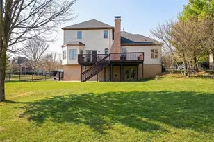 702 Magnolia Ln, Cranberry Township, PA 16066 - Photo 2