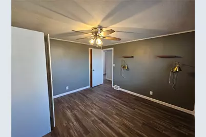 908 New Castle Rd, Franklin Township, PA 16001 - Photo 10