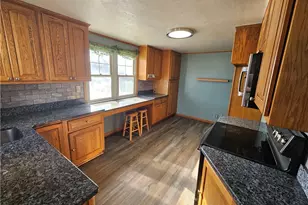 908 New Castle Rd, Franklin Township, PA 16001 - Photo 4