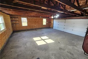 908 New Castle Rd, Franklin Township, PA 16001 - Photo 18