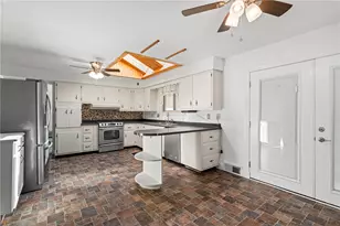 112 Wishart Dr, Brighton Township, PA 15009 - Photo 12