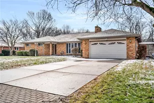 112 Wishart Dr, Brighton Township, PA 15009 - Photo 2