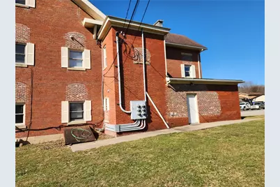 138 Victoria Dr, Franklin Township, PA 15370 - Photo 8