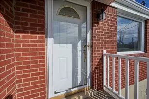 206 Oak Dr, East Franklin Township, PA 16201 - Photo 4