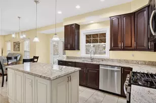 1008 Dunedin Dr, Hempfield Township, PA 15601 - Photo 12