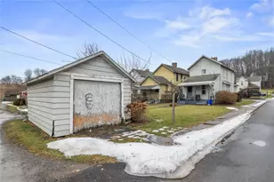 542 N Cedar St, New Castle, PA 16102 - Photo 4