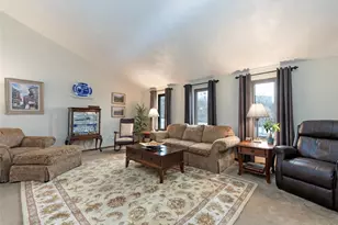 1267 Fall Ln, Irwin, PA 15642 - Photo 6