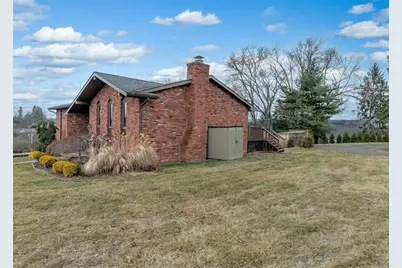 1267 Fall Ln, Irwin, PA 15642 - Photo 2