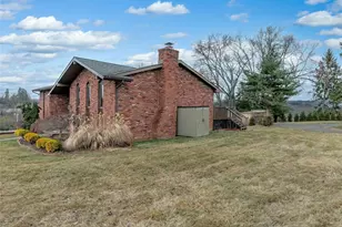 1267 Fall Ln, Irwin, PA 15642 - Photo 2