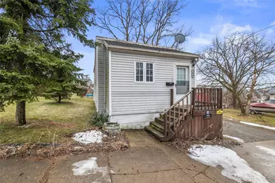 406 E Lutton St, New Castle, PA 16101 - Photo 1