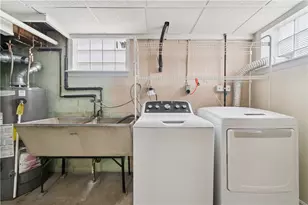 960 Illinois Ave, Pittsburgh, PA 15221 - Photo 14