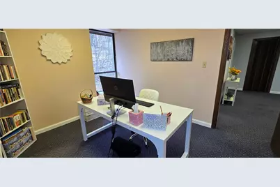 505 McKnight Park Dr, Ross Twp, PA 15237 - Photo 8