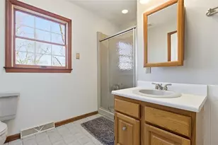 2529 Lindenwood Dr, Pittsburgh, PA 15090 - Photo 26