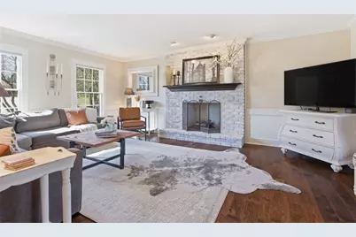 2529 Lindenwood Dr, Pittsburgh, PA 15090 - Photo 6