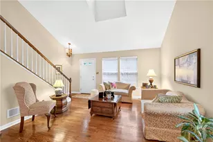 5309 Caste Dr, Pittsburgh, PA 15236 - Photo 4