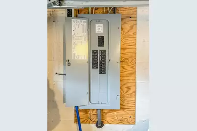 107 Cristie Dr, Pittsburgh, PA 15147 - Photo 12