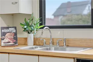 956 Milton St, Pittsburgh, PA 15218 - Photo 16