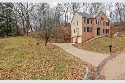 131 Glen Ln, Ross Twp, PA 15237 - Photo 2