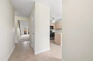 302 Parkview Dr, Pittsburgh, PA 15236 - Photo 2