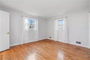 4855 S Emblem Dr, Pittsburgh, PA 15236 - Photo 14