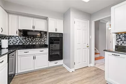 4855 S Emblem Drive, Pittsburgh, PA 15236 - Photo 8