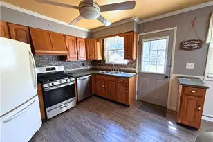 643 N Liberty Rd, Pine Township, PA 16127 - Photo 10