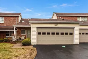 107 Boxwood Ct, Peters Township, PA 15317 - Photo 2