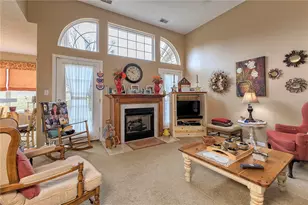 6015 Triple Crown Cir, Hempfield Township, PA 15601 - Photo 4