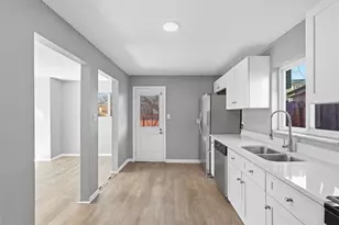 1381 Pocono St, Pittsburgh, PA 15218 - Photo 6