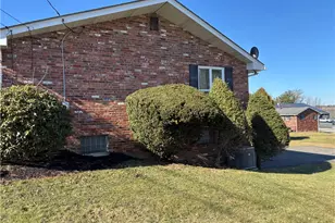 553 Beechwood Dr, Unity Township, PA 15650 - Photo 2